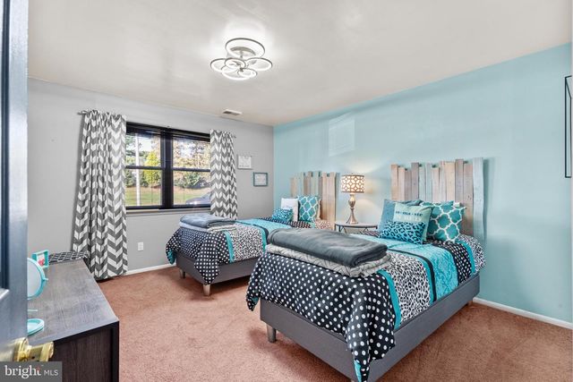 1839 HOLLANDALE DR, Bensalem, PA 19020