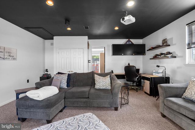 1839 HOLLANDALE DR, Bensalem, PA 19020