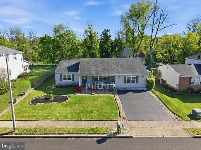 1839 HOLLANDALE DR, Bensalem, PA 19020