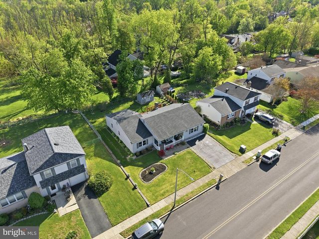 1839 HOLLANDALE DR, Bensalem, PA 19020