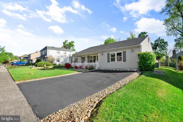 1839 HOLLANDALE DR, Bensalem, PA 19020
