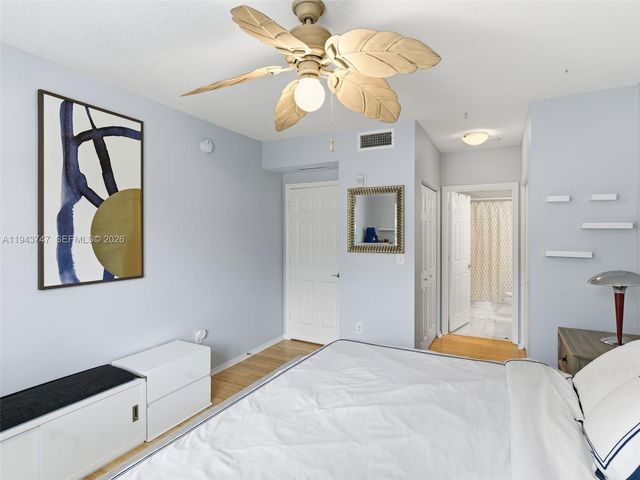 6861 SW 44th St 304, Miami, FL 33155