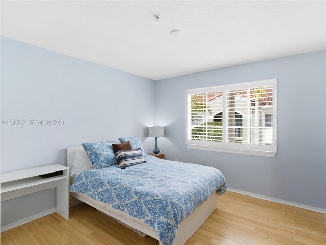 6861 SW 44th St 304, Miami, FL 33155