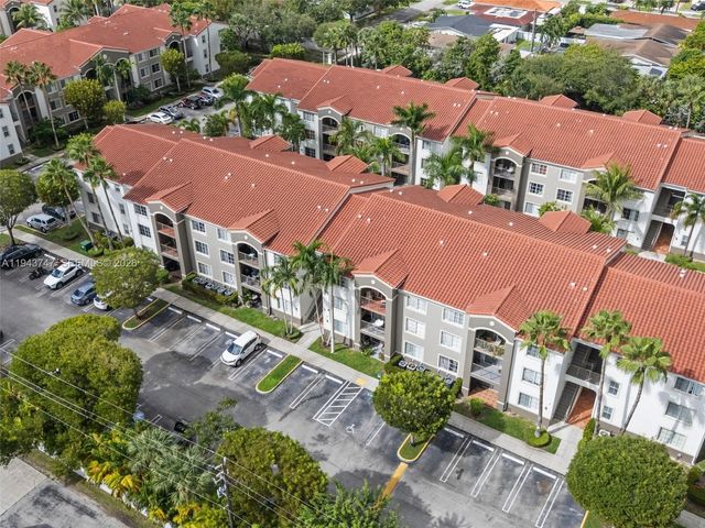 6861 SW 44th St 304, Miami, FL 33155