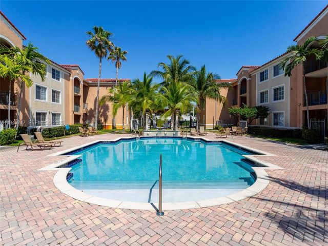 6861 SW 44th St 304, Miami, FL 33155