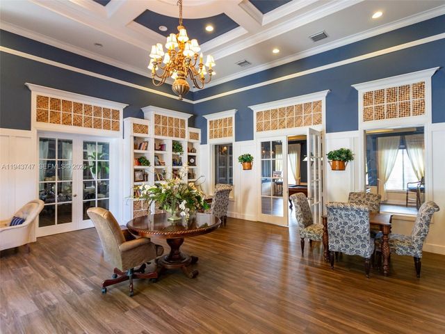 6861 SW 44th St 304, Miami, FL 33155