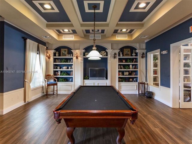 6861 SW 44th St 304, Miami, FL 33155