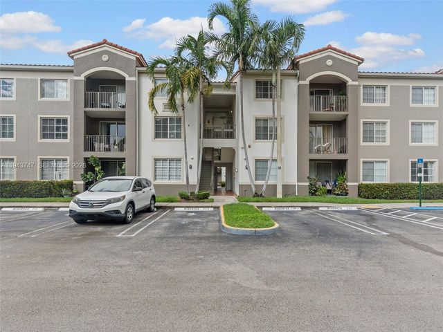 6861 SW 44th St 304, Miami, FL 33155