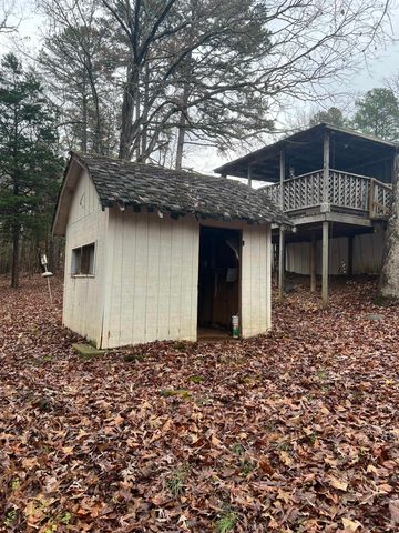 100 CHEROKEE DR, Saulsbury, TN 38067