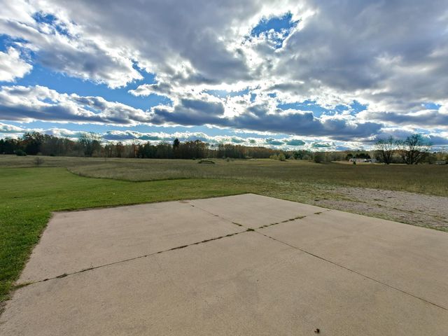 3339 W Ludington Drive, Farwell, MI 48622