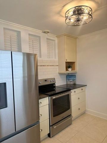 201 Del Rio Boulevard, Boca Raton, FL 33432