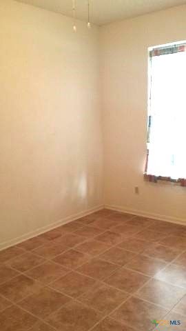 910 E Avenue I, Lampasas, TX 76550