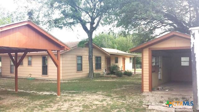 910 E Avenue I, Lampasas, TX 76550
