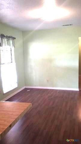 910 E Avenue I, Lampasas, TX 76550