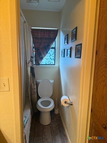 910 E Avenue I, Lampasas, TX 76550