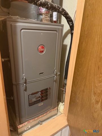 910 E Avenue I, Lampasas, TX 76550