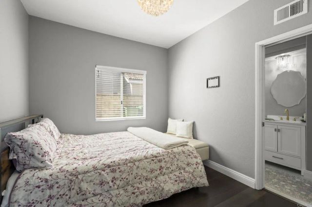 1359 Corte Alveo, Oceanside, CA 92057