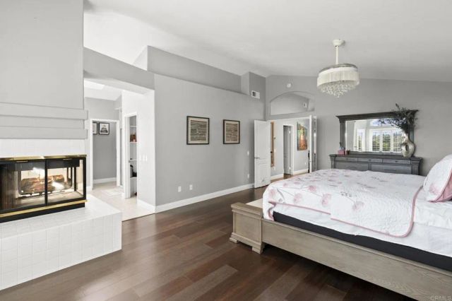 1359 Corte Alveo, Oceanside, CA 92057