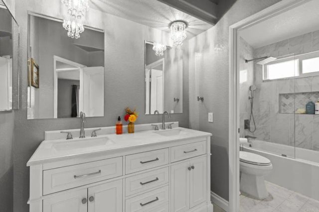 1359 Corte Alveo, Oceanside, CA 92057