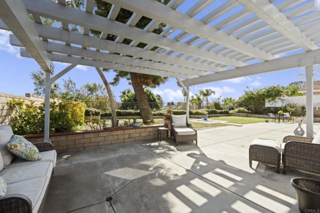 1359 Corte Alveo, Oceanside, CA 92057