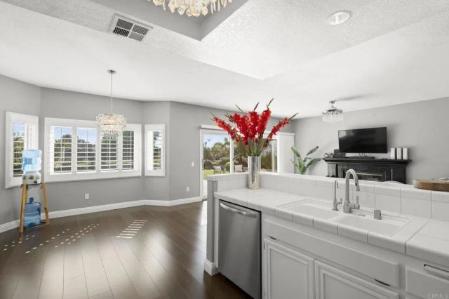 1359 Corte Alveo, Oceanside, CA 92057