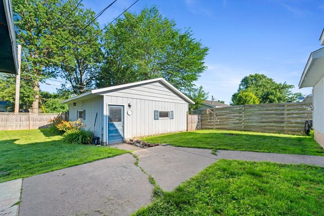 1219 10th Avenue NE, Brainerd, MN 56401