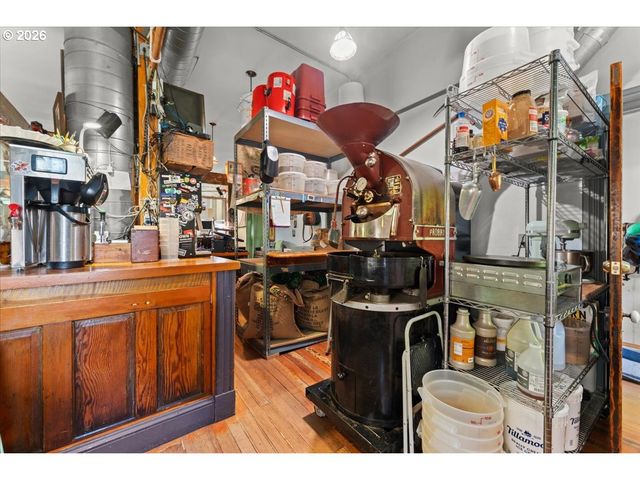 3039 Se STARK St, Portland, OR 97214