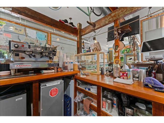 3039 Se STARK St, Portland, OR 97214
