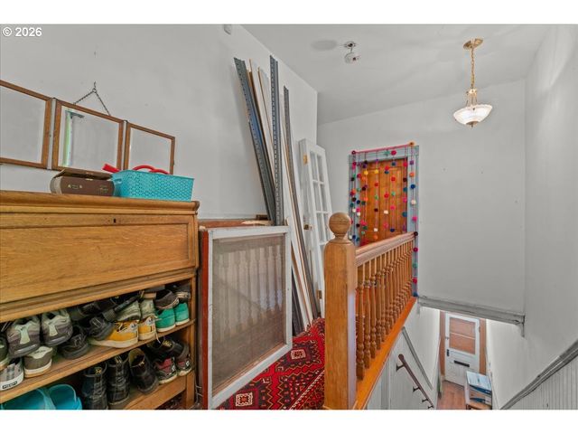 3039 Se STARK St, Portland, OR 97214