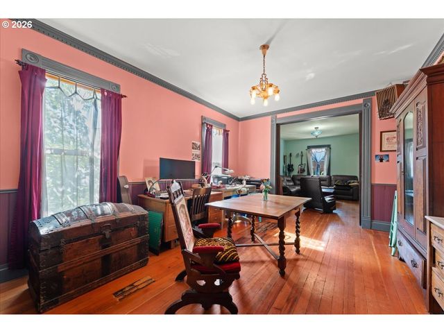 3039 Se STARK St, Portland, OR 97214