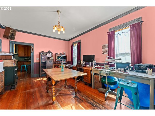 3039 Se STARK St, Portland, OR 97214