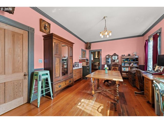 3039 Se STARK St, Portland, OR 97214