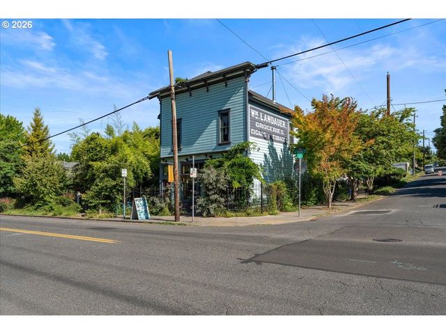 3039 Se STARK St, Portland, OR 97214
