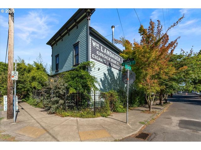 3039 Se STARK St, Portland, OR 97214