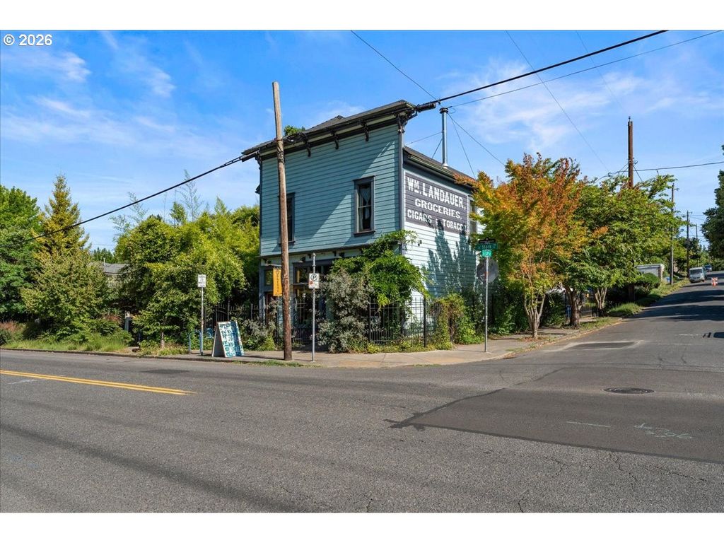 3039 Se STARK St, Portland, OR 97214