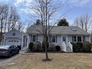 13 Stuart St, Oxford, MA 01540
