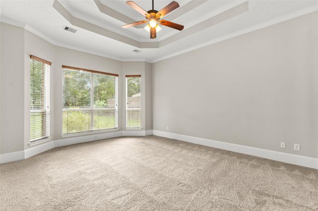 818 Commons Lake Edge Drive, Huffman, TX 77336