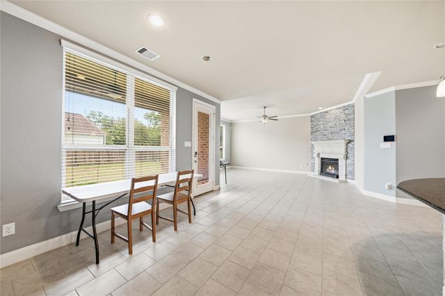 5303 Mesquite Willow Lane, Rosharon, TX 77583