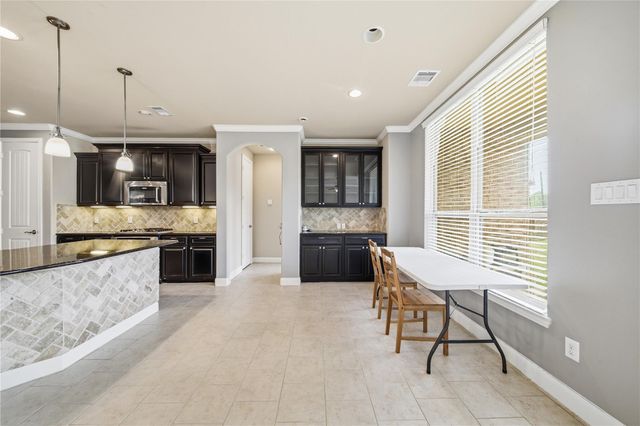 5303 Mesquite Willow Lane, Rosharon, TX 77583