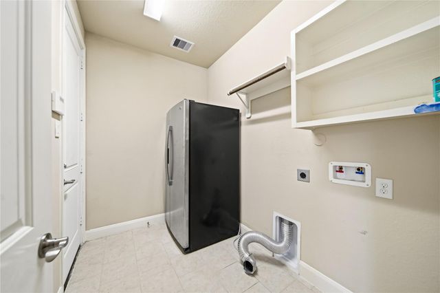 5303 Mesquite Willow Lane, Rosharon, TX 77583