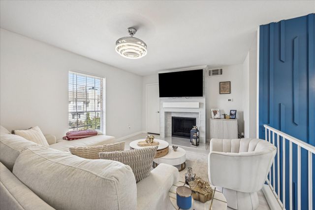 18109 Heritage Lane 8109, Houston, TX 77058