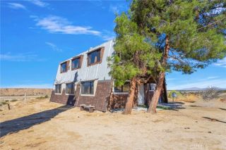 19765 Rox Road, Apple Valley, CA 92308