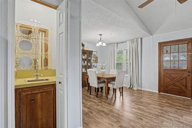 5725 E 65th Street, Tulsa, OK 74136