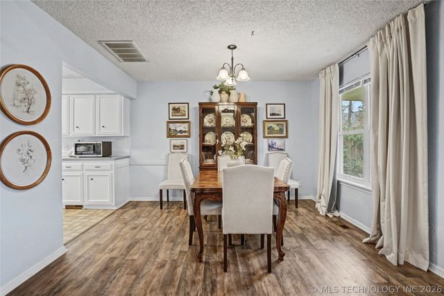 5725 E 65th Street, Tulsa, OK 74136