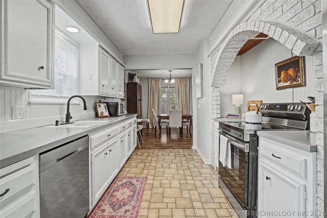 5725 E 65th Street, Tulsa, OK 74136