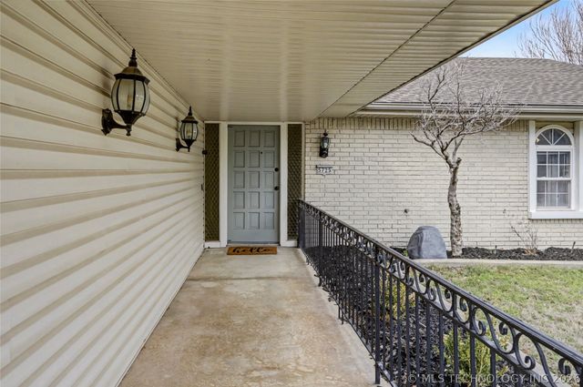 5725 E 65th Street, Tulsa, OK 74136