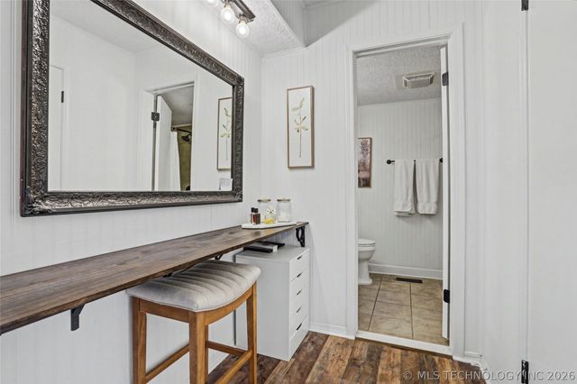 5725 E 65th Street, Tulsa, OK 74136