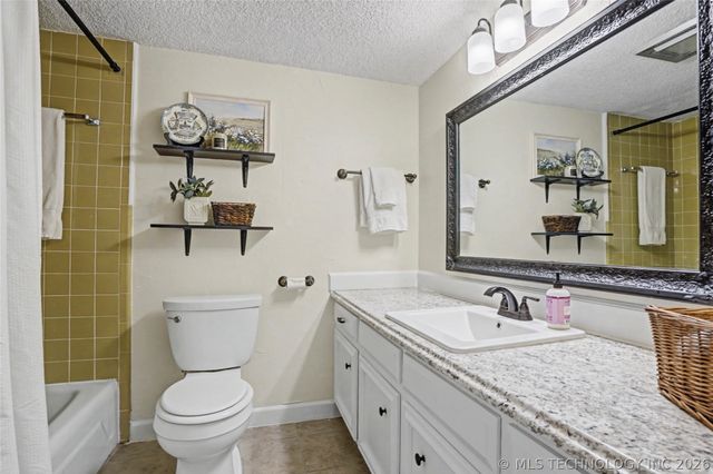 5725 E 65th Street, Tulsa, OK 74136