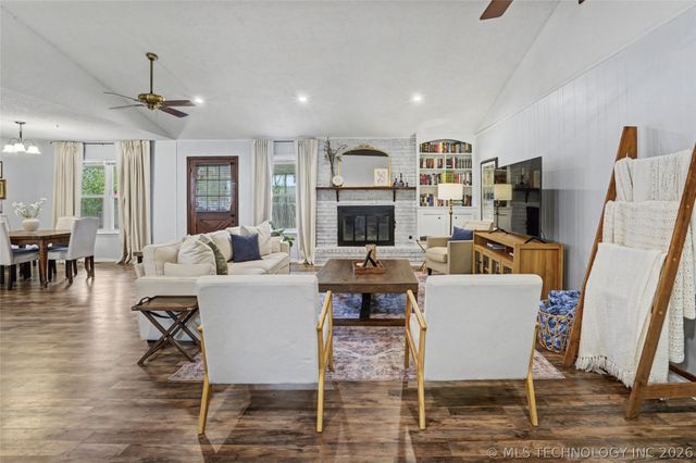 5725 E 65th Street, Tulsa, OK 74136