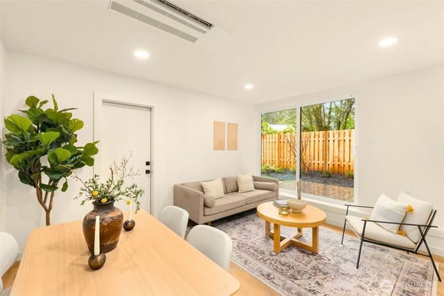 14035 Densmore Avenue N, Seattle, WA 98133